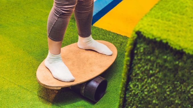 Balance Board Vs Wobble Board – Choosing The Right Tool For You