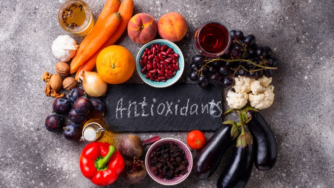 Antioxidants: Role in Fighting Free Radicals - 7 Day Diet Plan for Glowing Skin